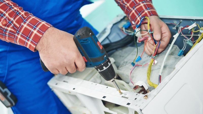 Turgutlu Ariston Ariston çamaşır makinesi kart tamiri – Su almama arızası orijinal parça ile giderildi. - Teknik servis örneği